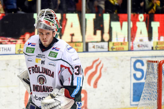 Frölundas målvakt Johan Gustafsson deppar