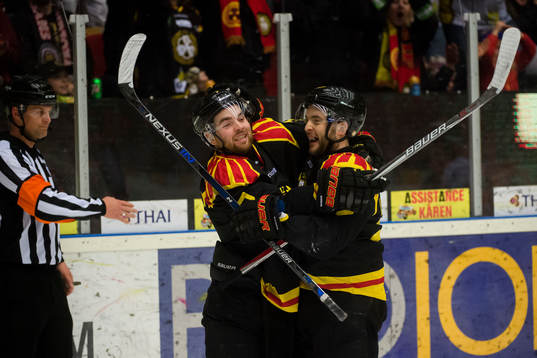 Brynäs Ponthus Westerholm och Pathrik Westerholm jublar