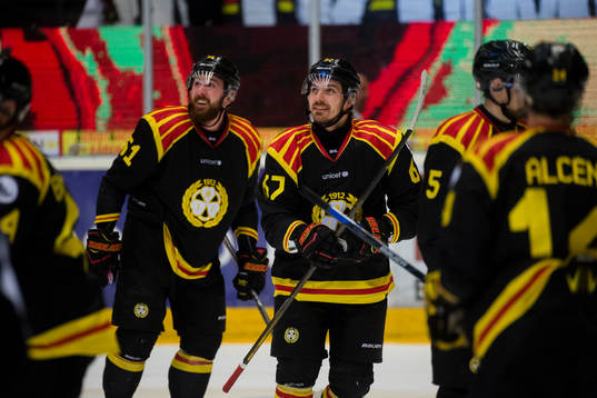 Brynäs Marc Zanetti och Tomas Zaborsky jublar