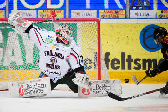 Brynäs Kevin Clark gör 4-0 bakom Frölundas målvakt