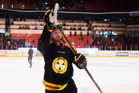 Brynäs Kevin Clark jublar