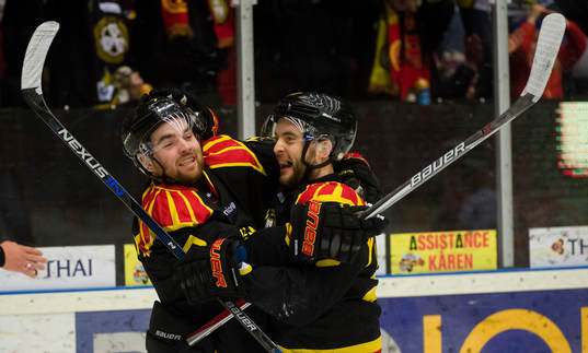 Brynäs Ponthus Westerholm och Pathrik Westerholm jublar