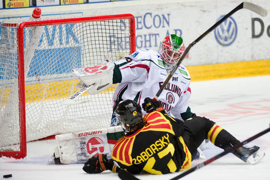 Frölundas målvakt Dan Bakala och Brynäs Tomas Zaborsky