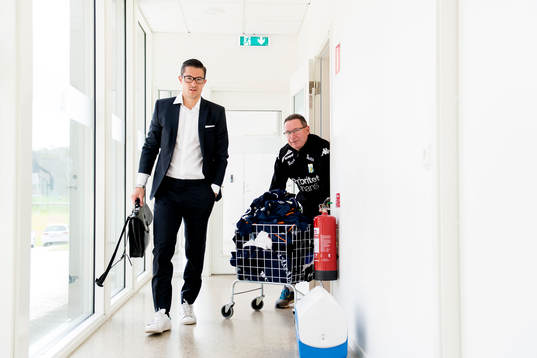 David Boo Wiklander och materialförvaltare Rolf Gustavsson