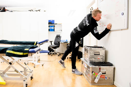 Sjukgymnast Fredrik Larsson på Kamratgården