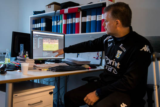 Assisterande tränare Magnus Edlund på Kamratgården