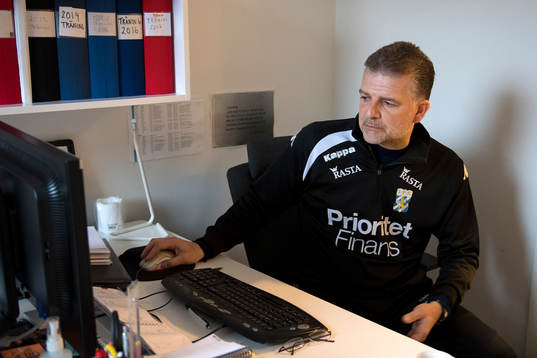 Assisterande tränare Magnus Edlund på Kamratgården