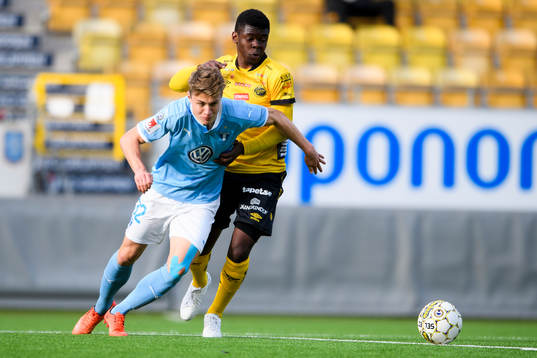 Malmö FFs Mattias Svanberg och Elfsborgs Chris Makindu