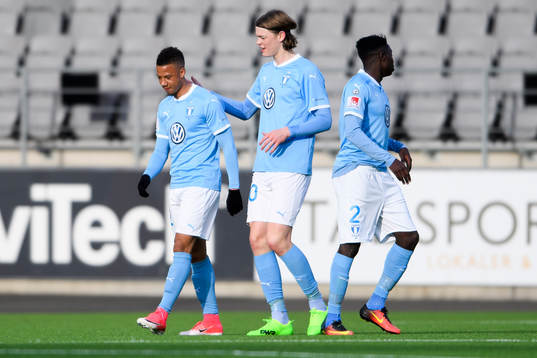 Malmö FFs Tobias Sana jublar med Hugo Andersson och Pa