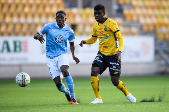 Malmö FFs Pa Konate och Elfsborgs Chris Makindu