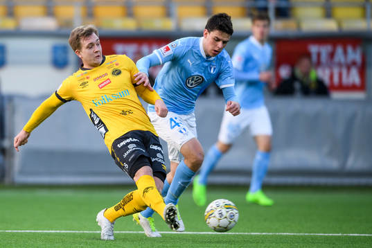 Elfsborgs Noel Jonsson och Malmö FFs Samuel Adrian