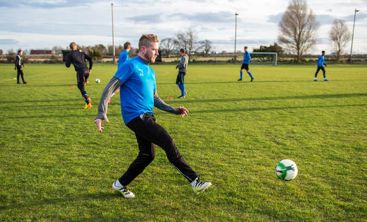 Träning med (RMIF) Runsten/Möckleby IFs A-lag på