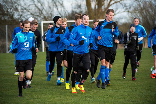 Träning med (RMIF) Runsten/Möckleby IFs A-lag på