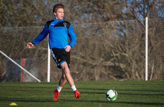 Träning med (RMIF) Runsten/Möckleby IFs A-lag på