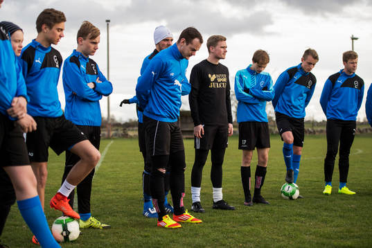 Träning med (RMIF) Runsten/Möckleby IFs A-lag på