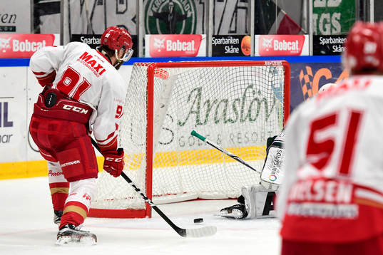 Trojas Stefan Söder missar målchans