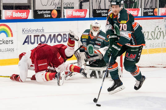 Trojas Stefan Söder och Tor Immo faller framför