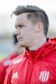 Piteås Fredrik Lundgren på uppvärmningen