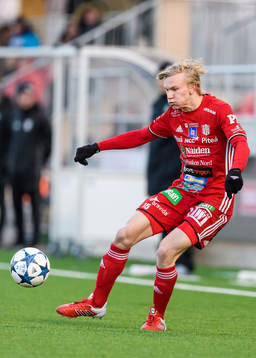 Piteås Johannes Lidström med bollen