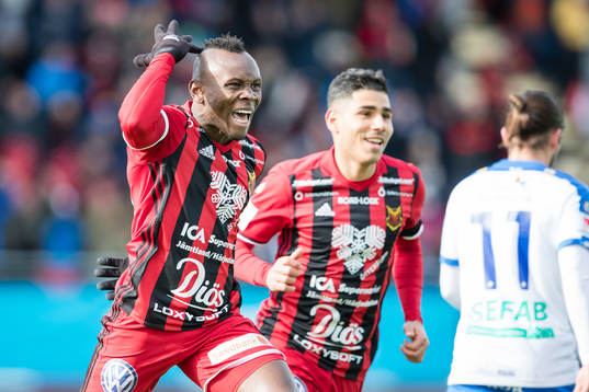 Östersunds Samuel Mensiro jublar