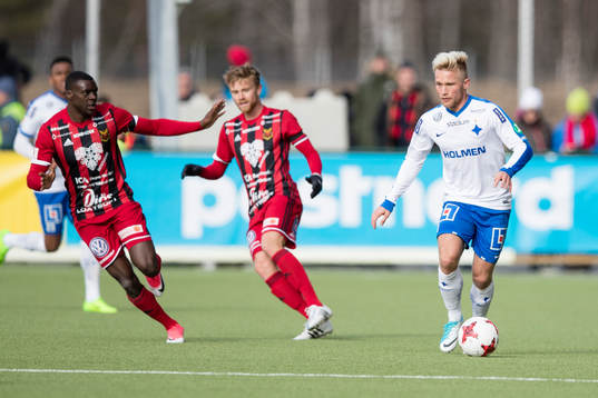 Norrköpings Nicklas Bärkroth mot Östersunds Ken Sema