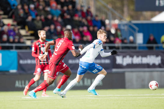 Norrköpings Eric Smith mot Östersunds Alhaji Gero