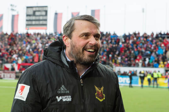 Östersunds ordförande Daniel Kindberg jublar