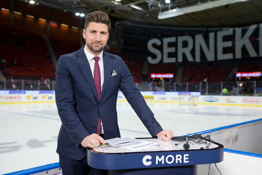 CMores Björn Oldeen vid rinkstudio i Scandinavium innan