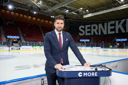 CMores Björn Oldeen vid rinkstudio i Scandinavium innan