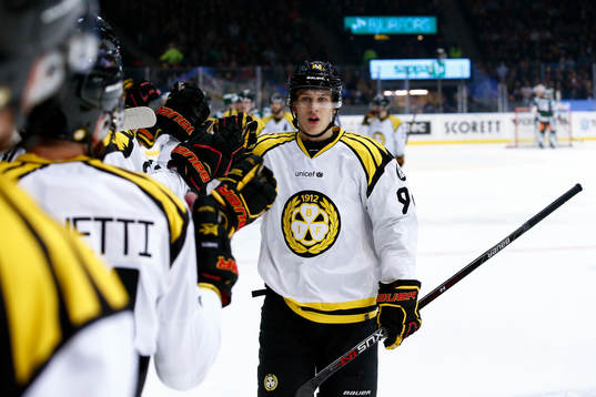 Brynäs Oskar Lindblom jublar