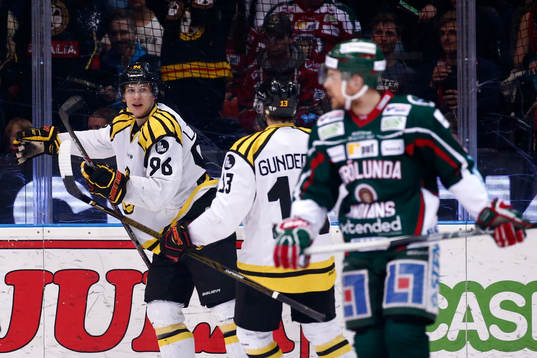 Brynäs Oskar Lindblom jublar