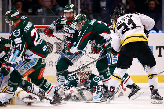 Brynäs Jonathan Granström och  Frölundas Henrik