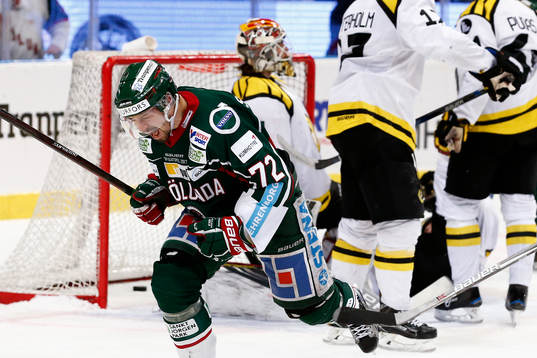 Frölundas Patrik Carlsson jublar