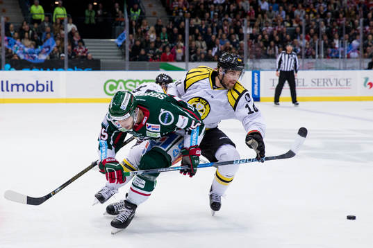 Frölundas Matt Donovan mot Brynäs Daniel Paille