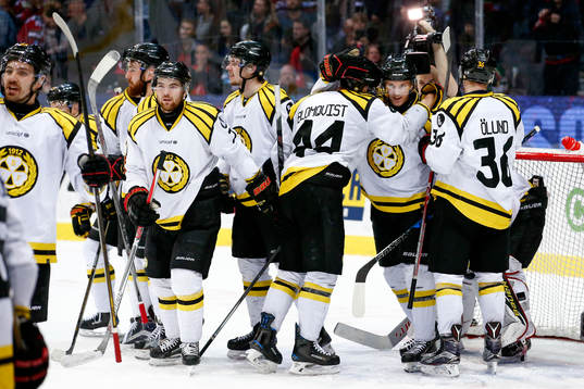 Brynäs spelare jublar