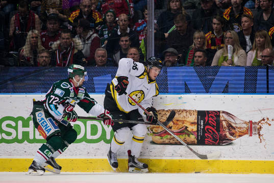 Frölundas Patrik Carlsson och Brynäs Linus Ölund