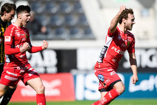 Elfsborgs Adrian Zeka jublar