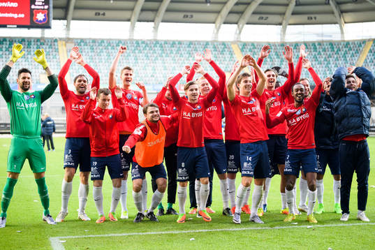 Örgrytes spelare tackar publiken