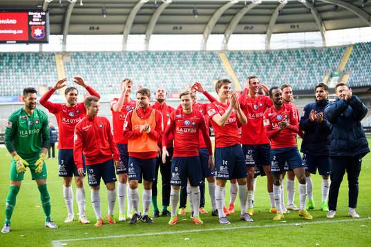 Örgrytes spelare tackar publiken