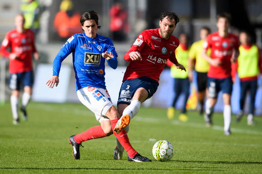 Örgrytes Johan Elmander och Åtvidabergs Jon Birkfeldt