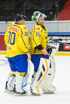 Sveriges målvakt Niklas Svedberg och målvakt Viktor Fasth