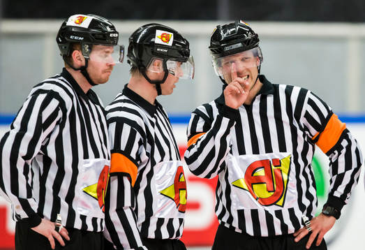 Domare Andreas Harnebring och Mikael Andersson