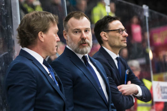 Sveriges förbundskapten Rikard Grönborg med assisterande