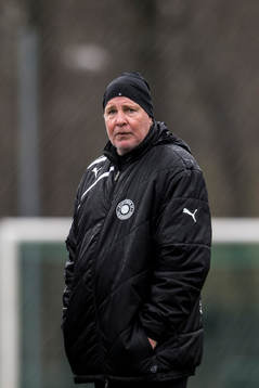 Stattenas tränare Conny Karlsson deppar