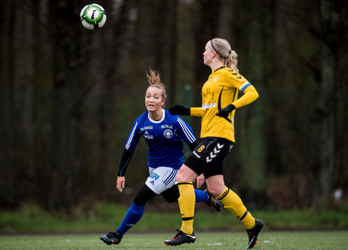 Stattenas Marielle Karlsson och Glimåkras Kajsa Lind