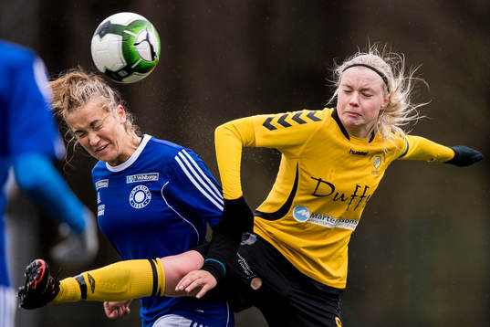 Stattenas Marielle Karlsson och Glimåkras Kajsa Lind