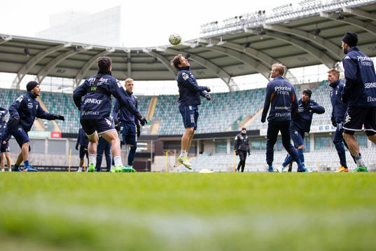 IFK Göteborgs Mads Albaek nickar