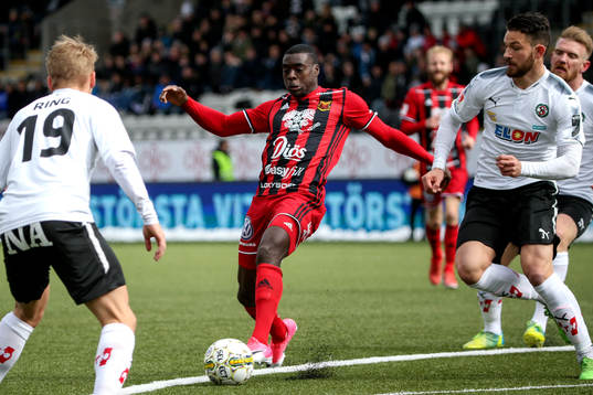 Östersunds Ken Sema och Örebros Brendan Hines-Ike