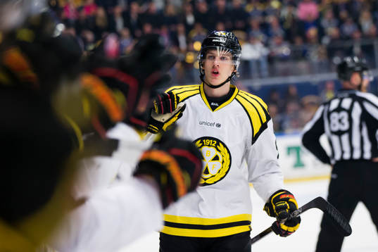 Brynäs Oskar Lindblom jublar