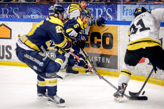 s Lias Andersson och Adam Almquist och Brynäs Johan Alcén